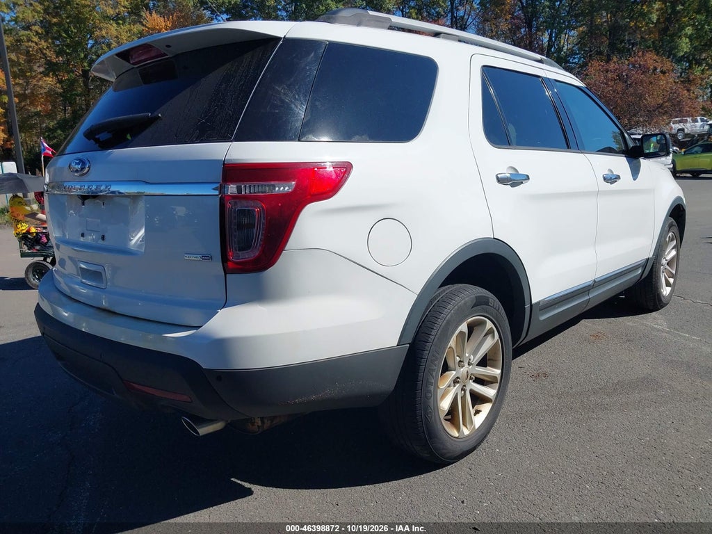 2013 Ford Explorer XLT photo 4