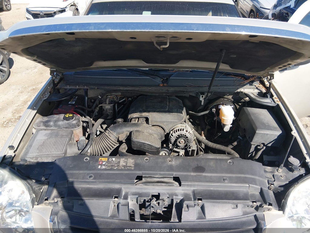 2011 GMC Yukon SLE photo 10