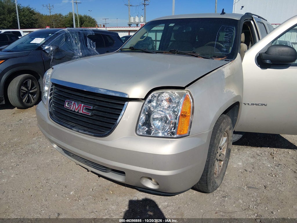 2011 GMC Yukon SLE photo 6