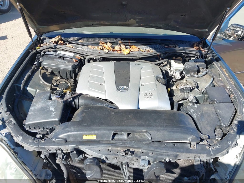 2004 Lexus LS 430 photo 10