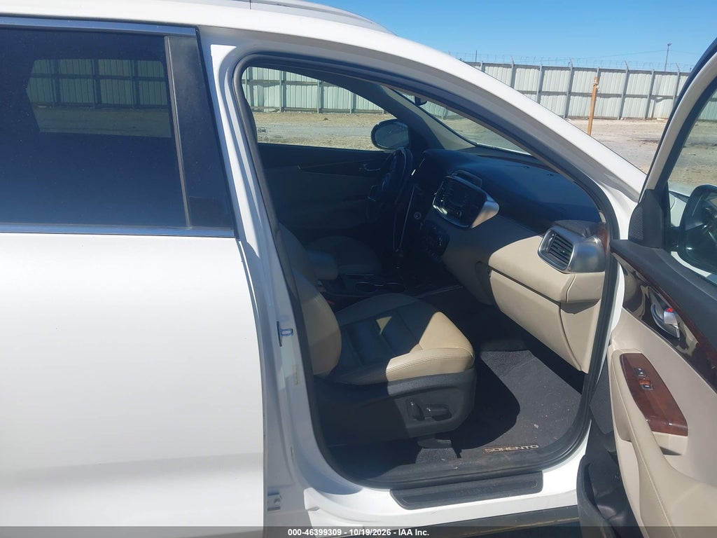 2016 Kia Sorento 3.3L EX photo 5