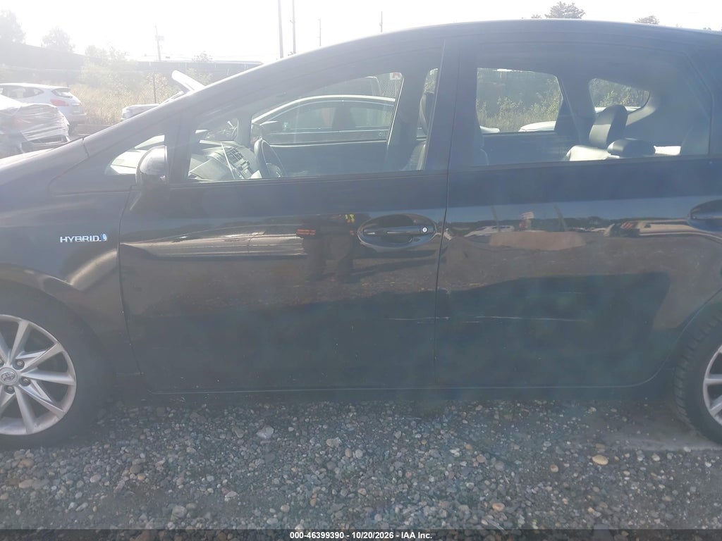 2012 Toyota Prius V Five photo 6