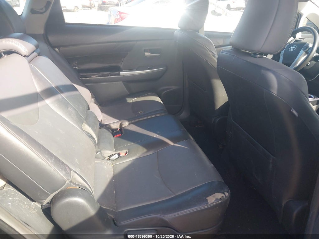 2012 Toyota Prius V Five photo 8