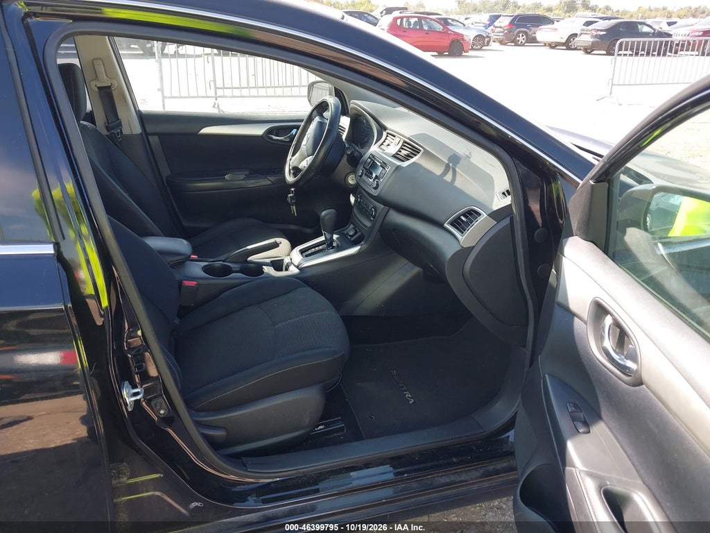 2016 Nissan Sentra S photo 5