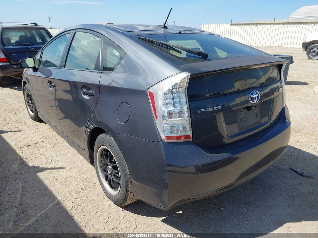 2010 Toyota Prius II photo 3