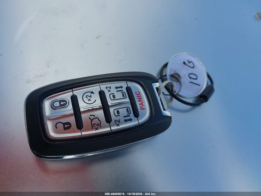 2024 Chrysler Pacifica Hybrid Select photo 11