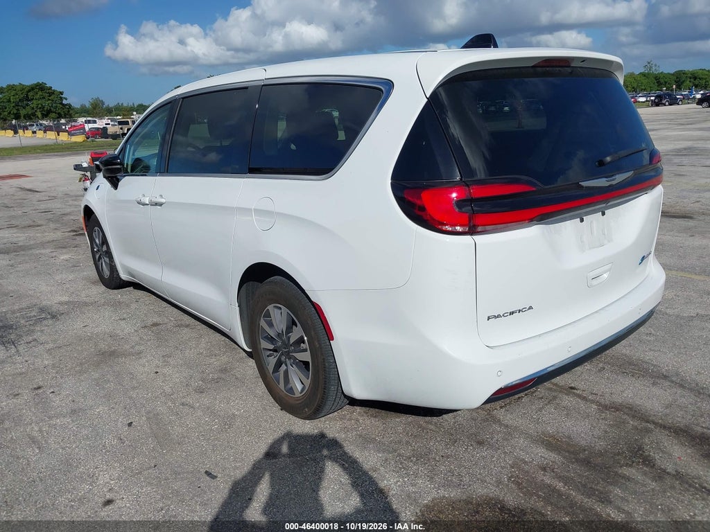 2024 Chrysler Pacifica Hybrid Select photo 3