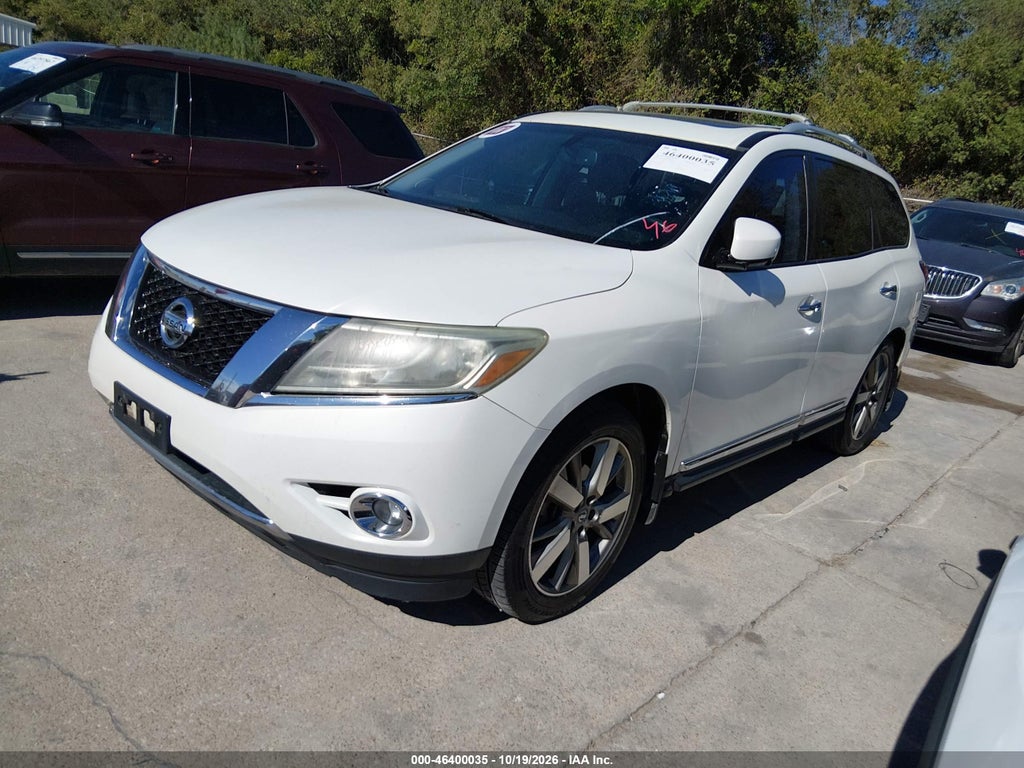 2014 Nissan Pathfinder Platinum photo 2