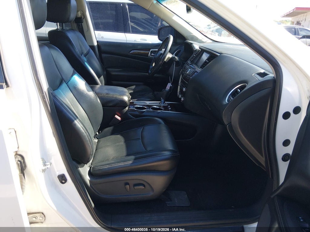 2014 Nissan Pathfinder Platinum photo 5