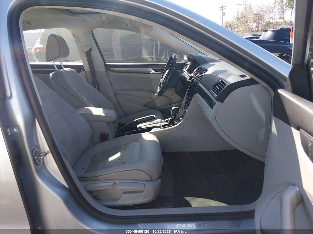 2018 Volkswagen Passat 2.0T SE photo 5