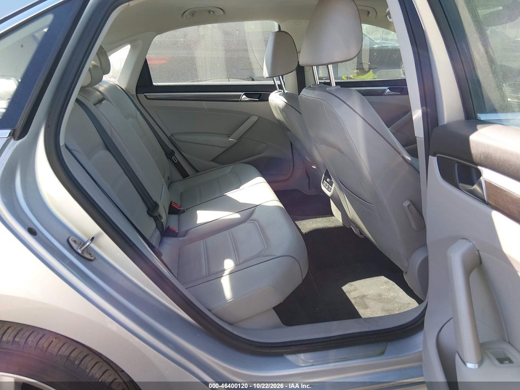 2018 Volkswagen Passat 2.0T SE photo 8