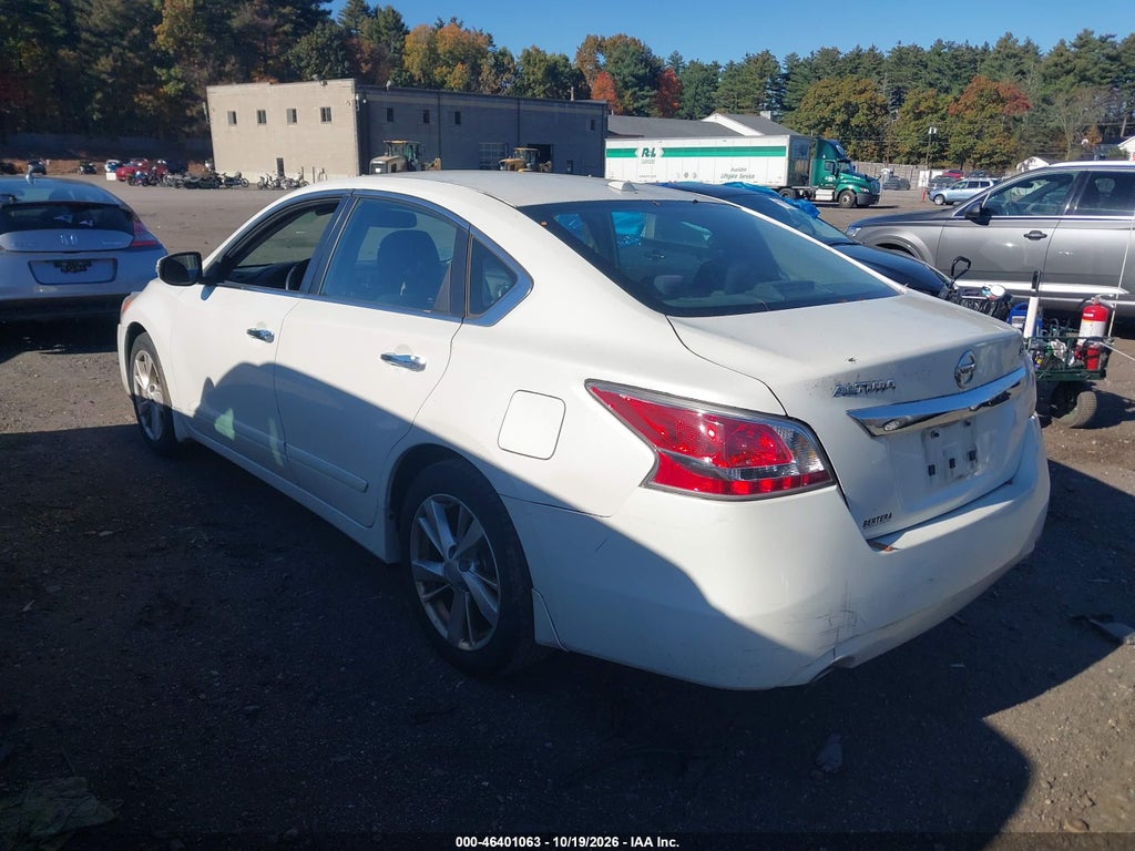 2015 Nissan Altima 2.5 SV photo 3