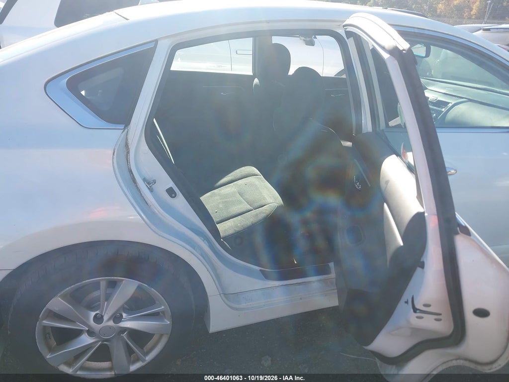 2015 Nissan Altima 2.5 SV photo 8