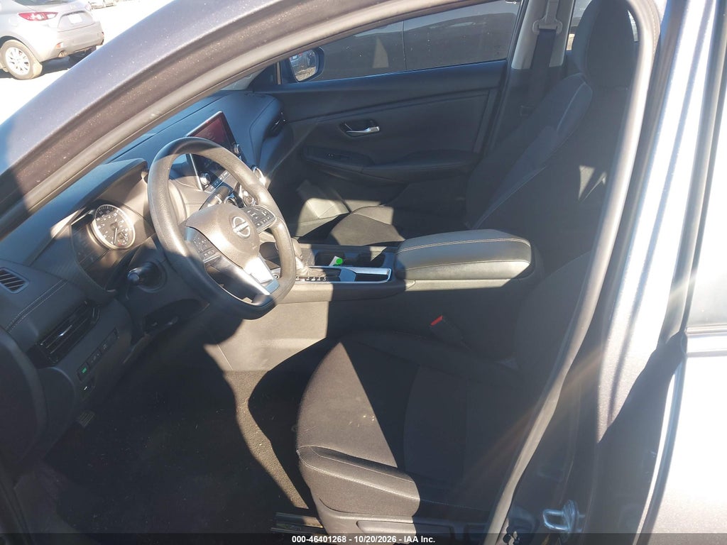 2025 Nissan Sentra SV photo 5