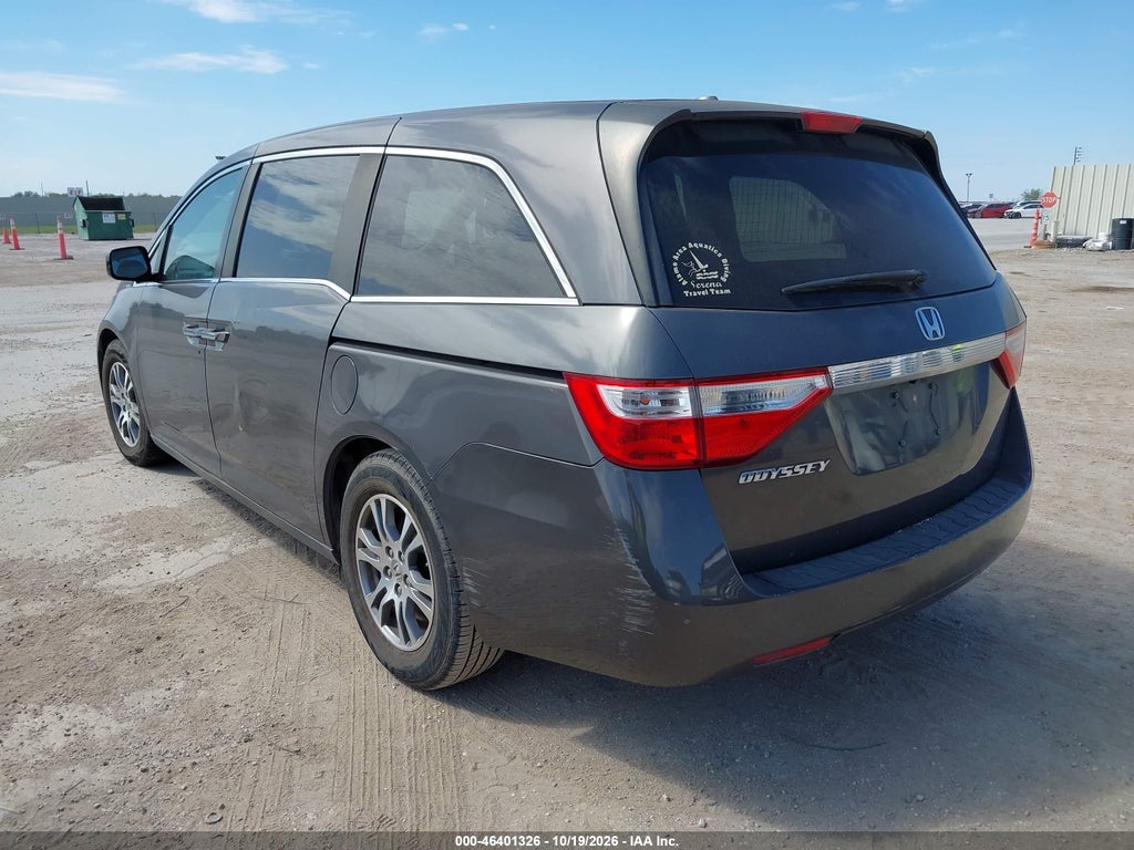 2013 Honda Odyssey EX-L photo 3