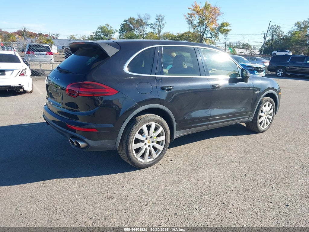 2016 Porsche Cayenne E-Hybrid S photo 4