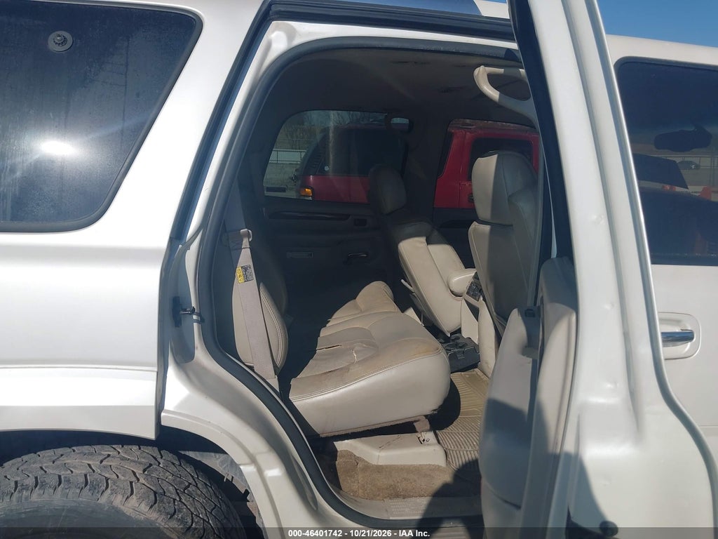 2002 Cadillac Escalade Standard photo 8