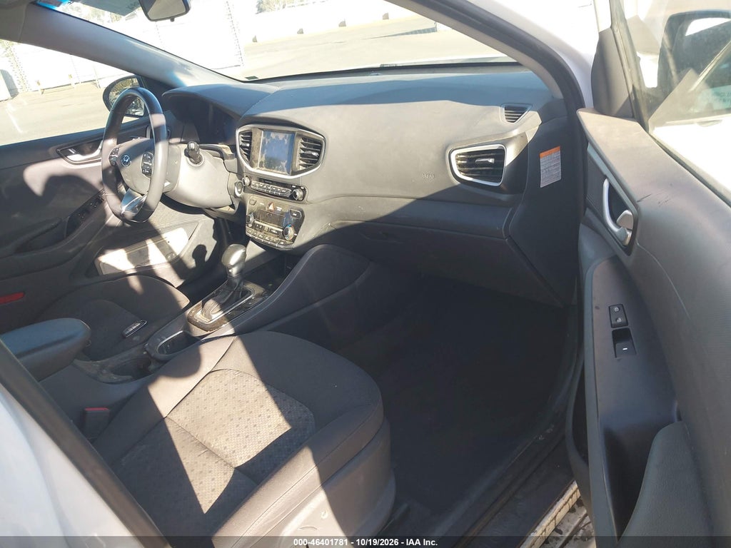2017 Hyundai Ioniq Hybrid SEL photo 5