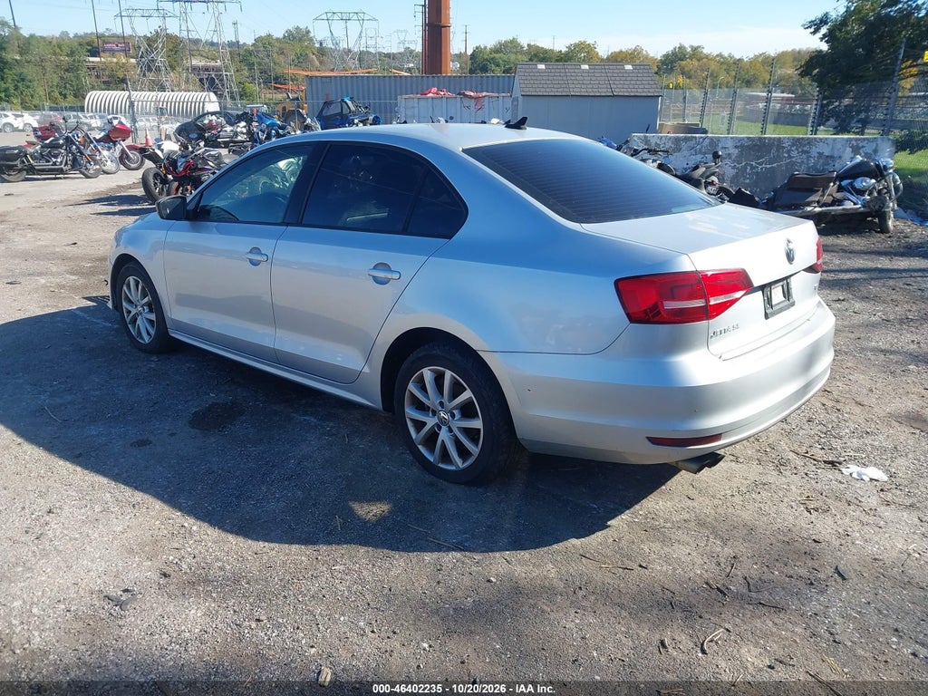 2015 Volkswagen Jetta 1.8T SE photo 3