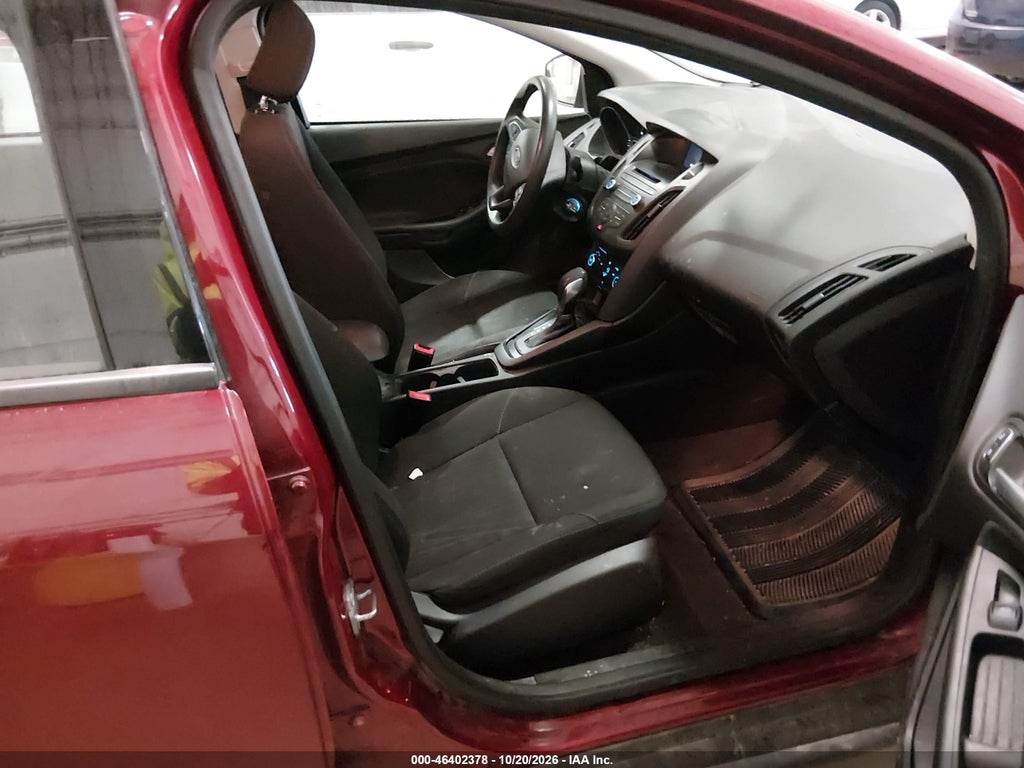2017 Ford Focus SE photo 5