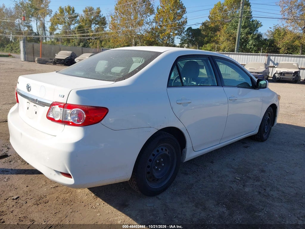 2013 Toyota Corolla LE photo 4