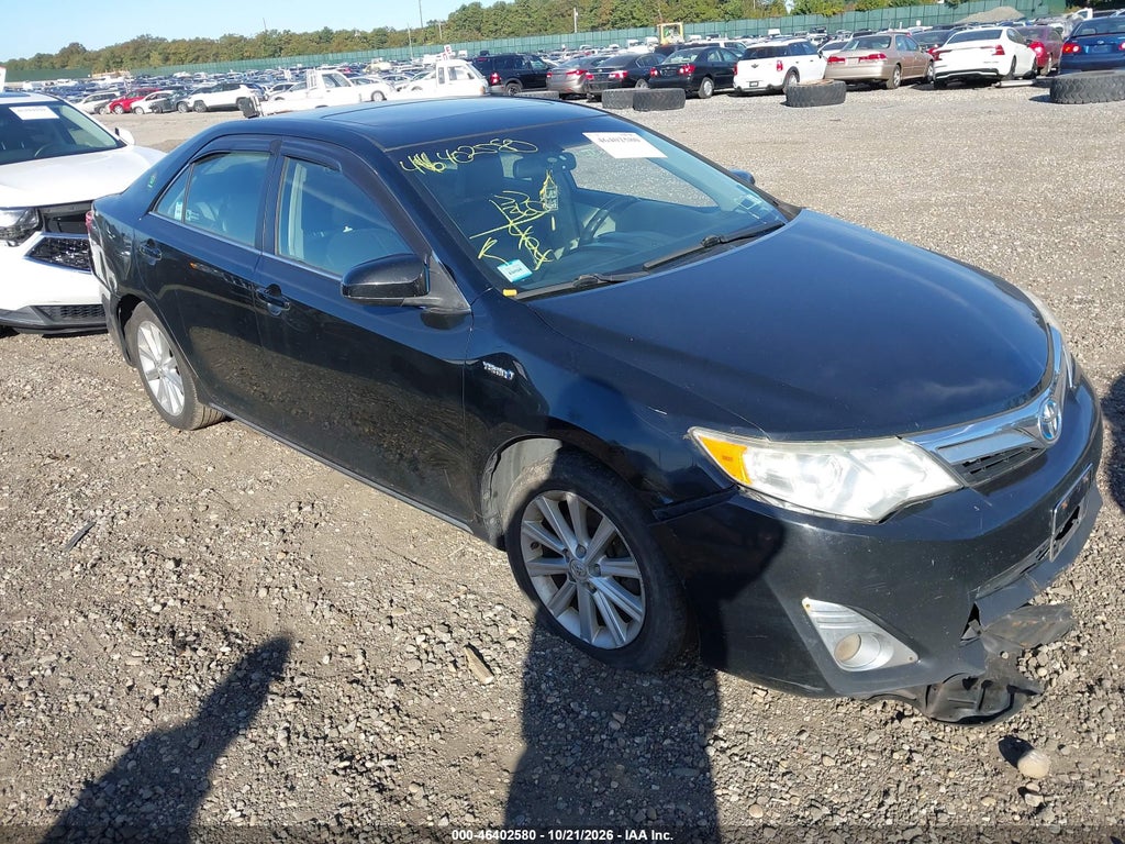 2014 Toyota Camry Hybrid XLE photo 1