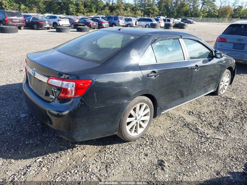 2014 Toyota Camry Hybrid XLE photo 4