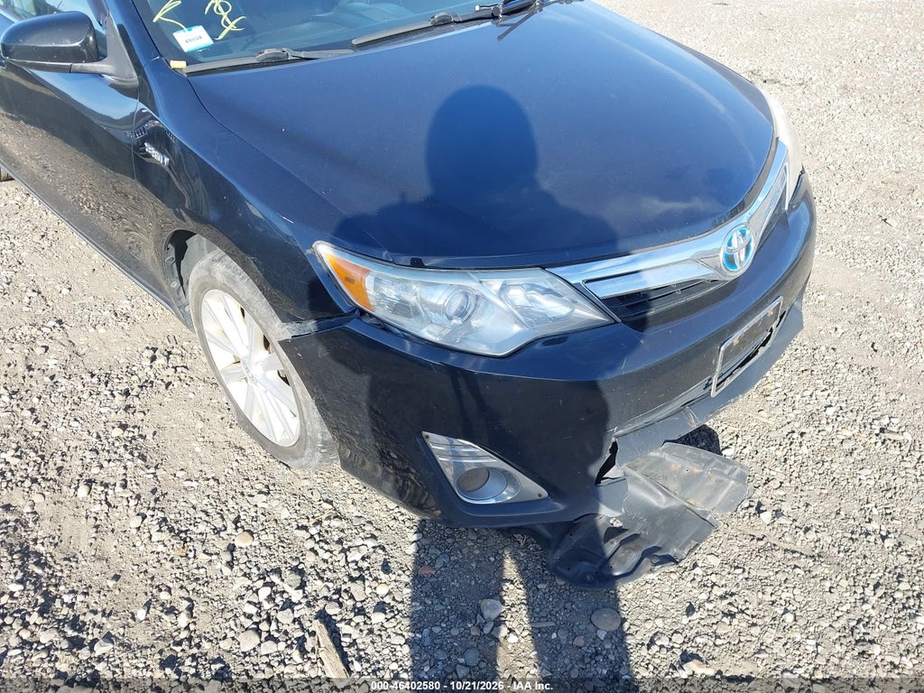 2014 Toyota Camry Hybrid XLE photo 6