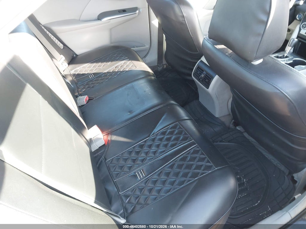 2014 Toyota Camry Hybrid XLE photo 8