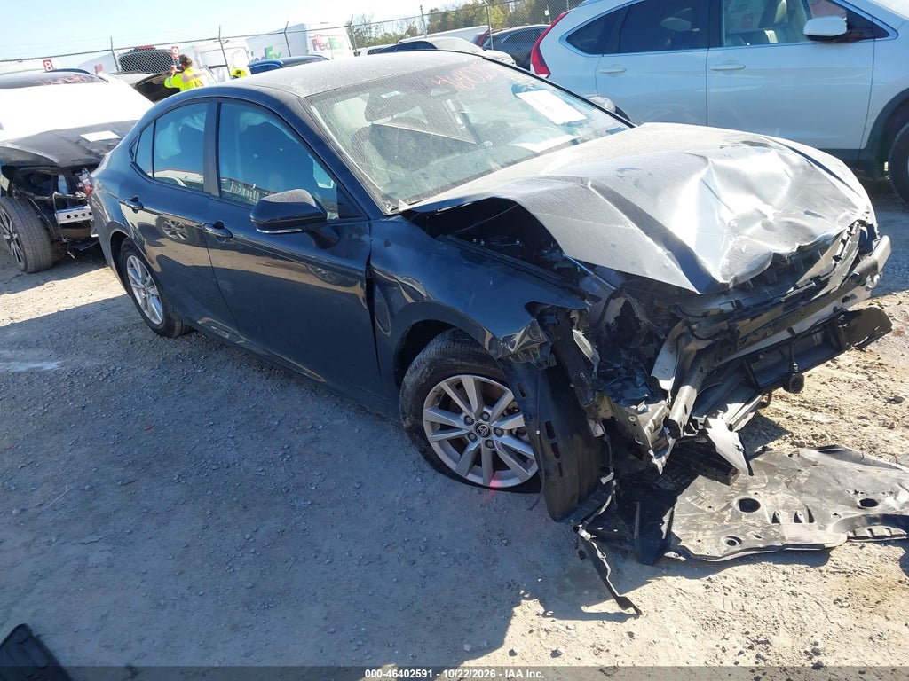TOYOTA CAMRY 2026