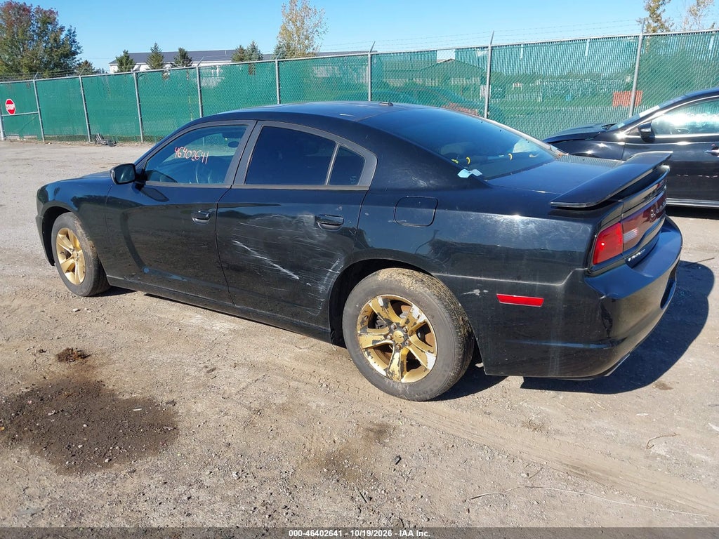 2013 Dodge Charger SXT photo 3