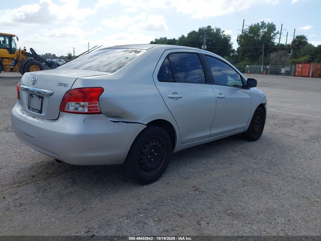 2012 Toyota Yaris photo 4