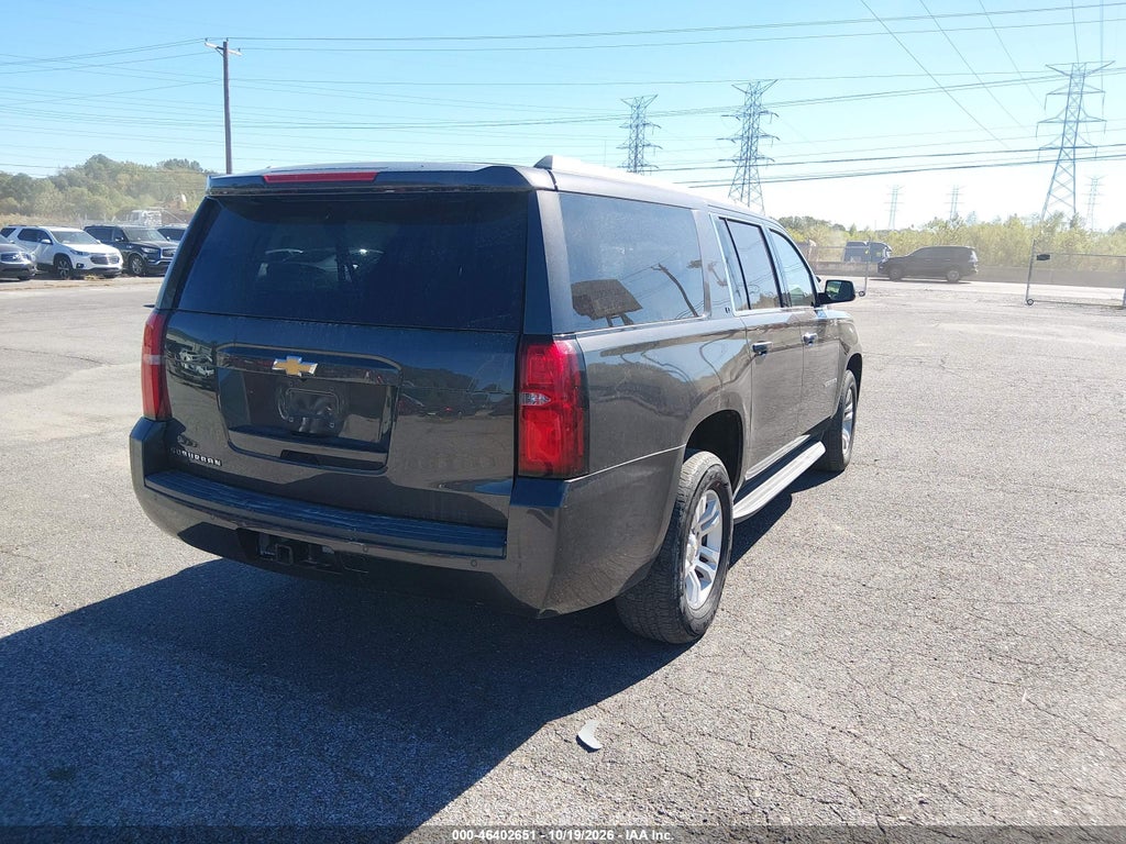 2017 Chevrolet Suburban LT photo 4
