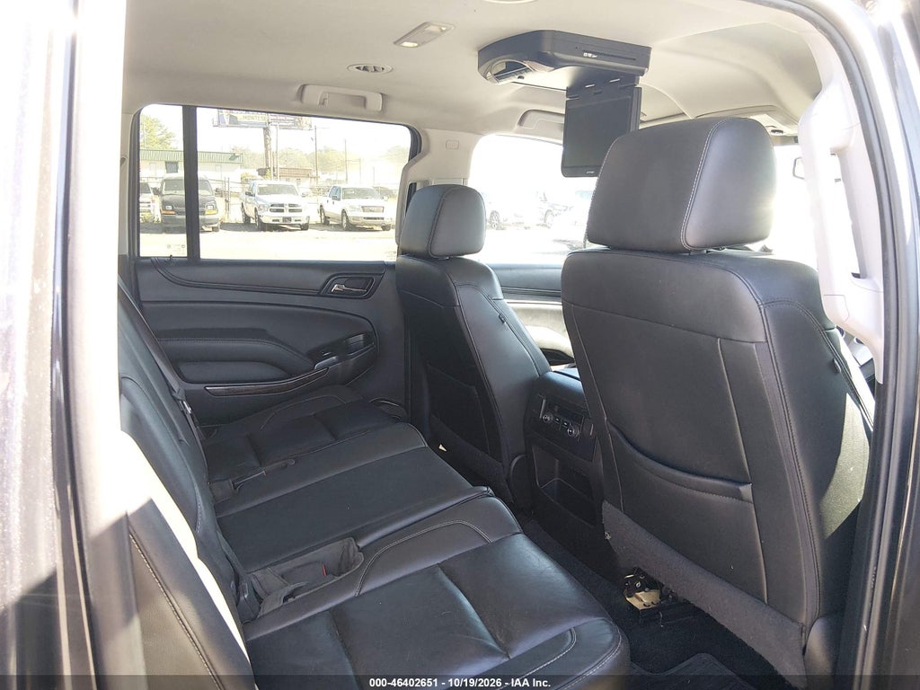 2017 Chevrolet Suburban LT photo 8
