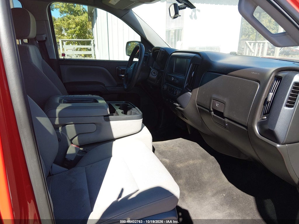 2018 Chevrolet Silverado 1500 Custom photo 5