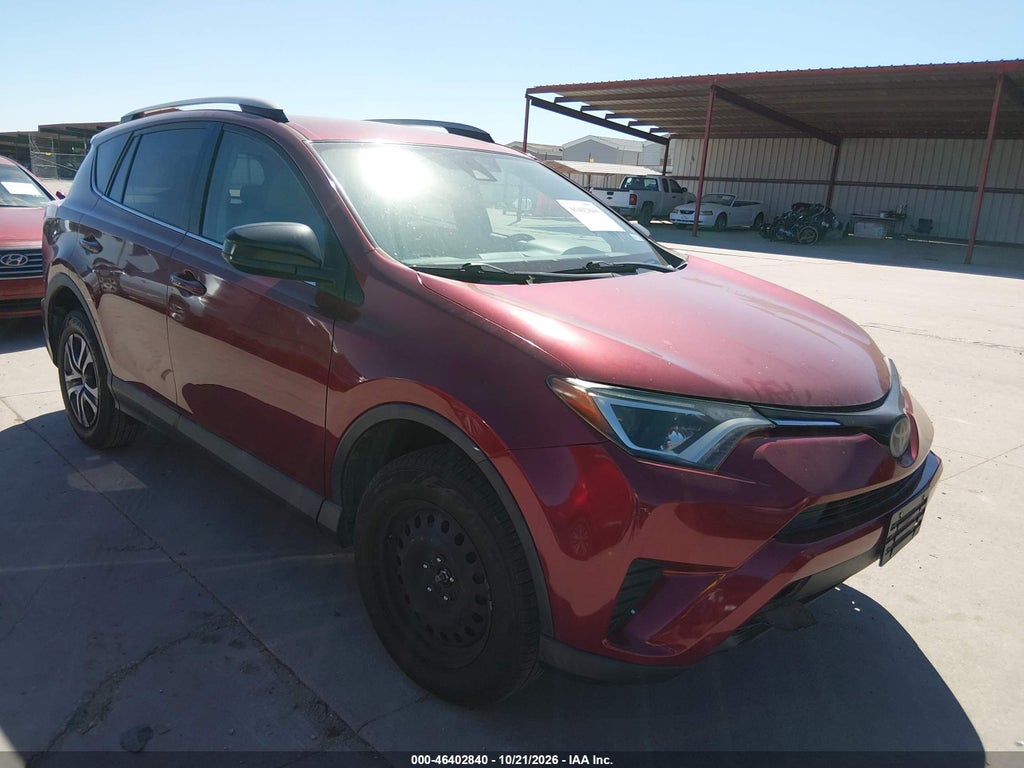 2018 Toyota RAV4 LE photo 1