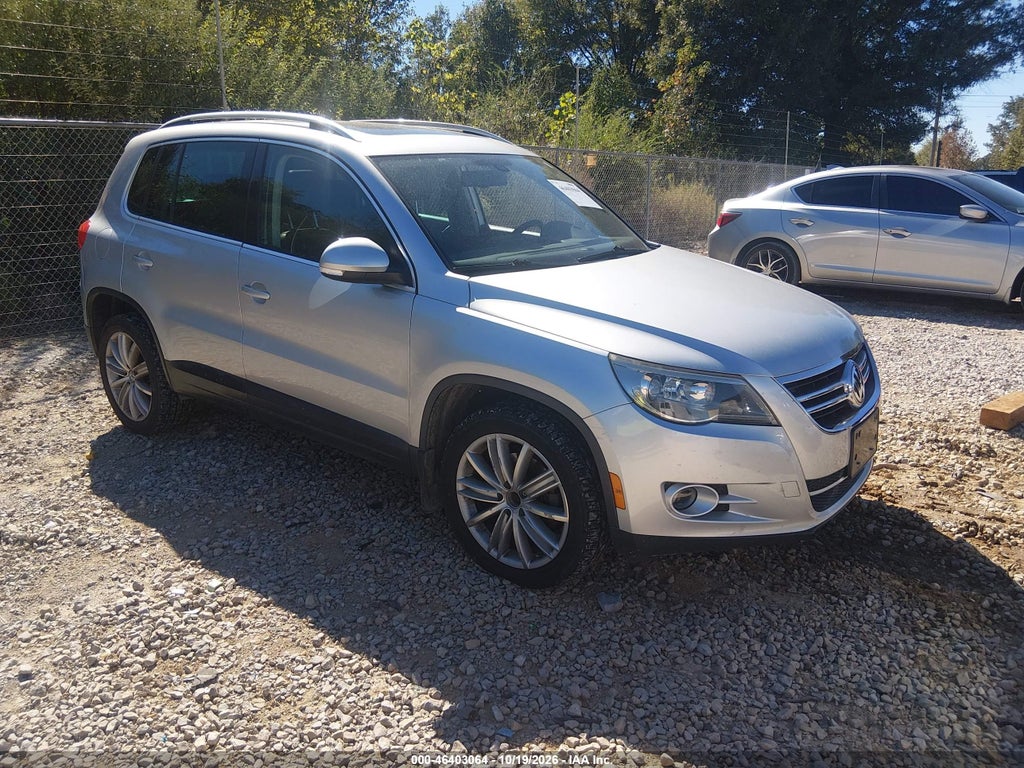 2011 Volkswagen Tiguan SEL photo 1