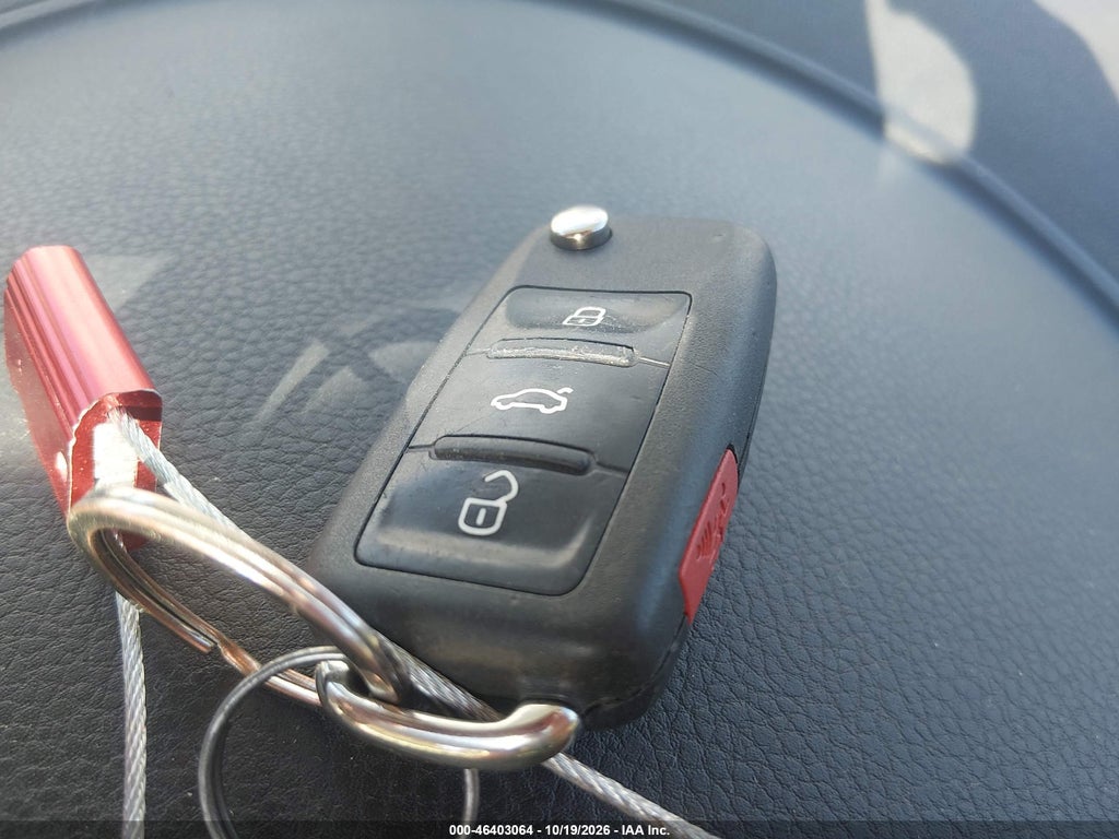 2011 Volkswagen Tiguan SEL photo 11