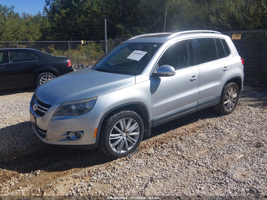 2011 Volkswagen Tiguan SEL photo 2