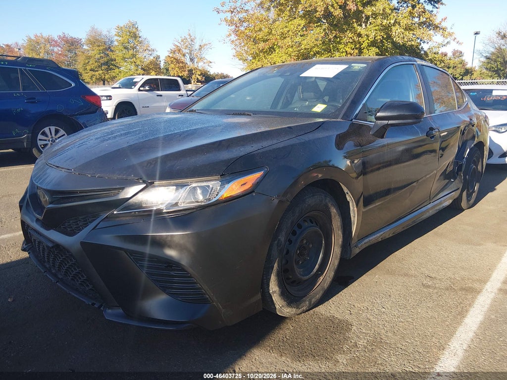 2019 Toyota Camry SE photo 2
