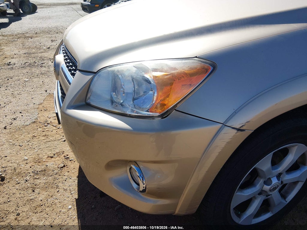 2011 Toyota RAV4 Limited V6 photo 6