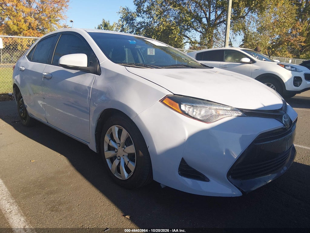 2018 Toyota Corolla LE photo 1