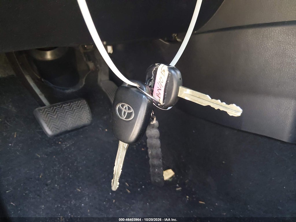 2018 Toyota Corolla LE photo 11