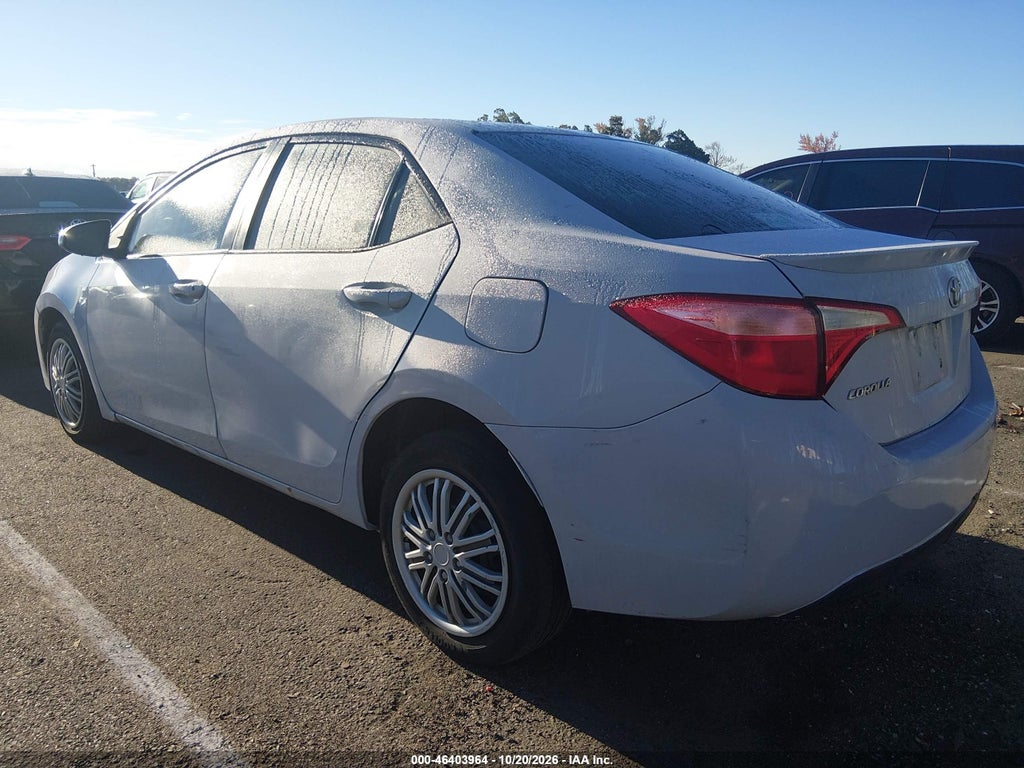 2018 Toyota Corolla LE photo 3