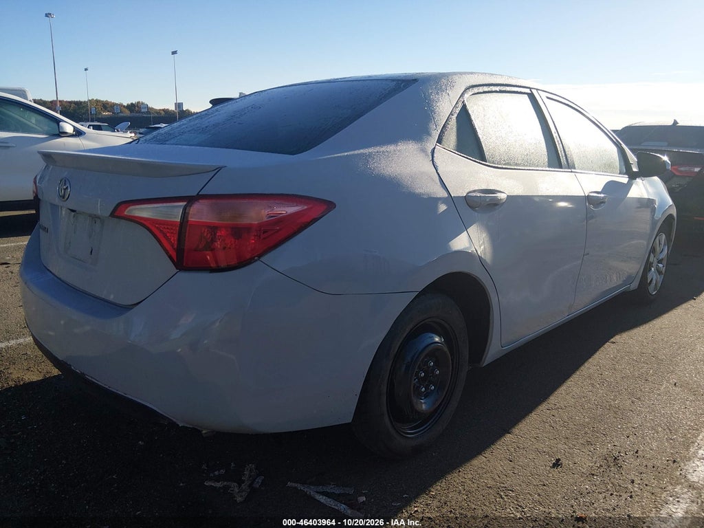 2018 Toyota Corolla LE photo 4