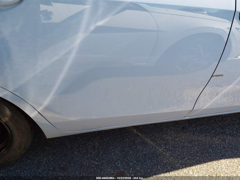 2018 Toyota Corolla LE photo 6