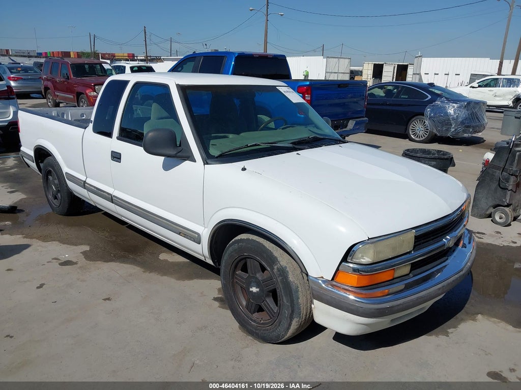 1998 Chevrolet S-10 LS Fleetside photo 1