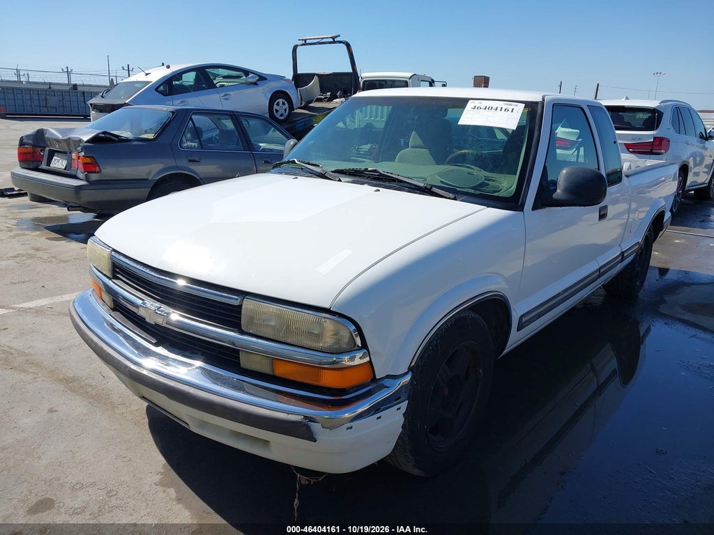 1998 Chevrolet S-10 LS Fleetside photo 6