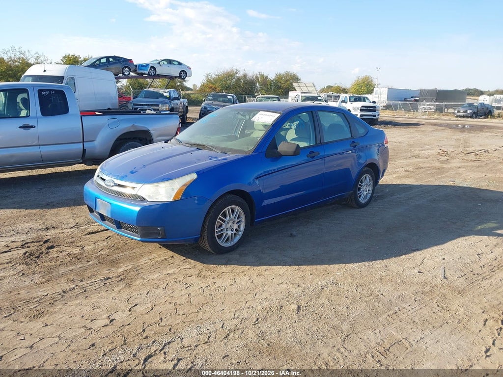 2010 Ford Focus SE photo 2