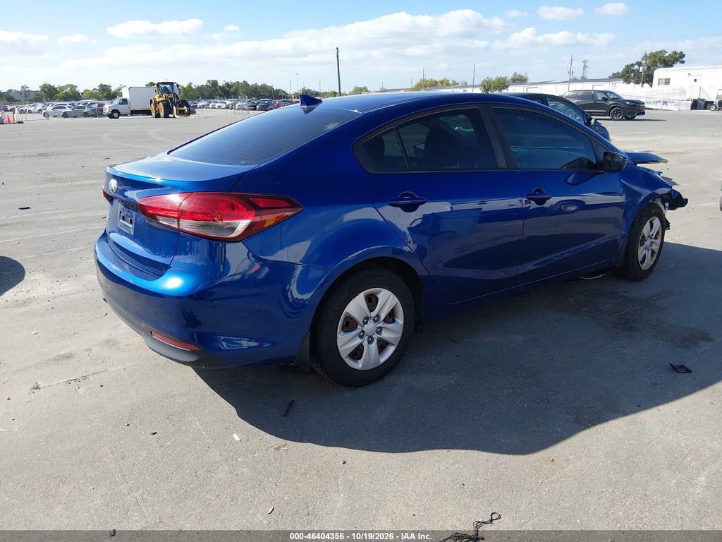 2018 Kia Forte LX photo 4